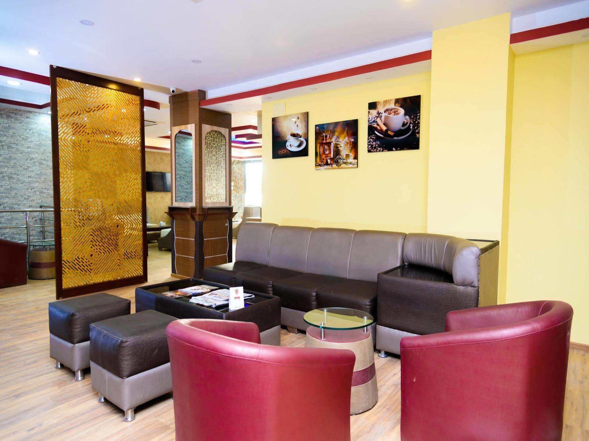 Oyo 105 Hotel Travel Inn Kathmandu Buitenkant foto