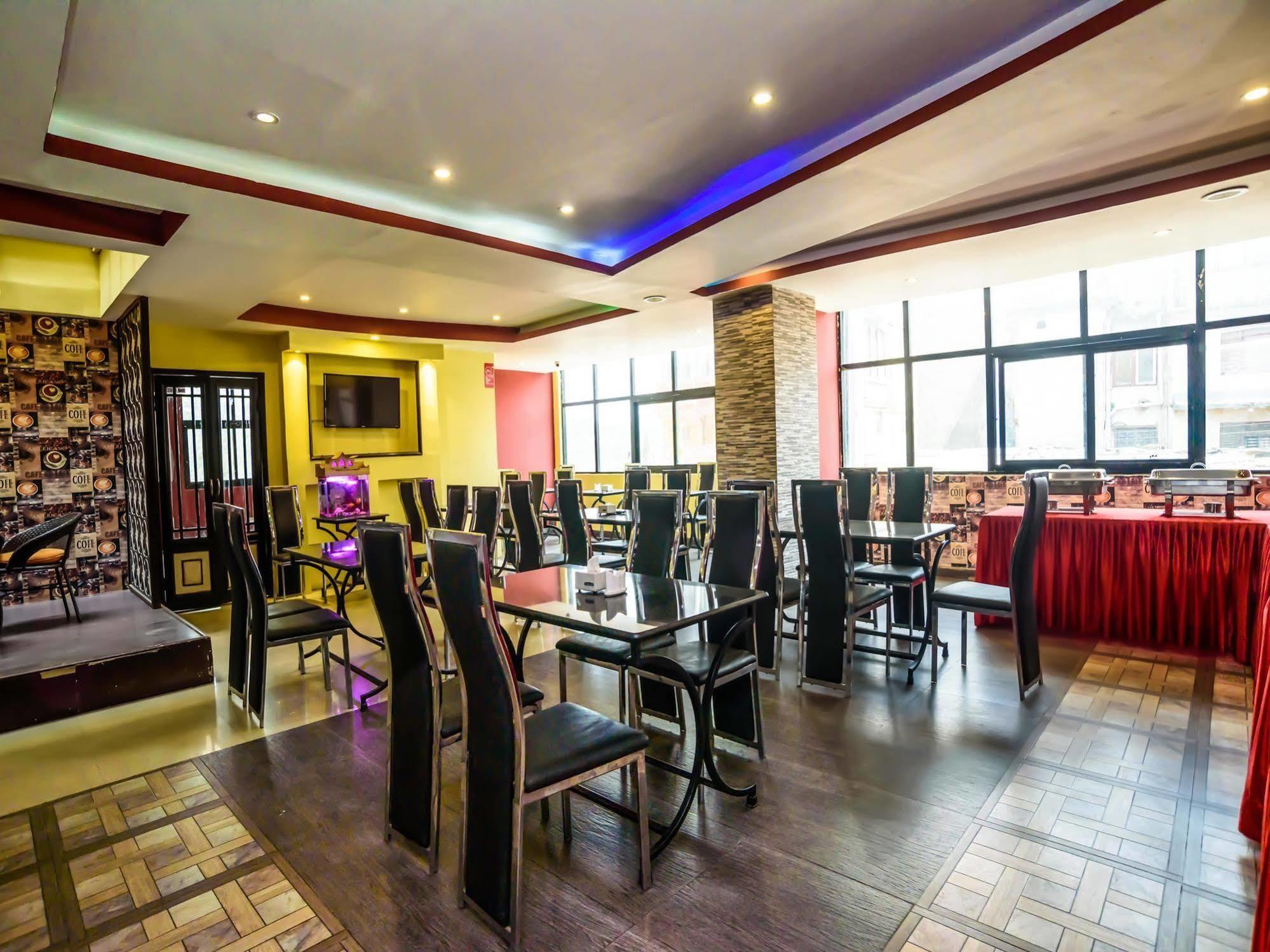 Oyo 105 Hotel Travel Inn Kathmandu Buitenkant foto