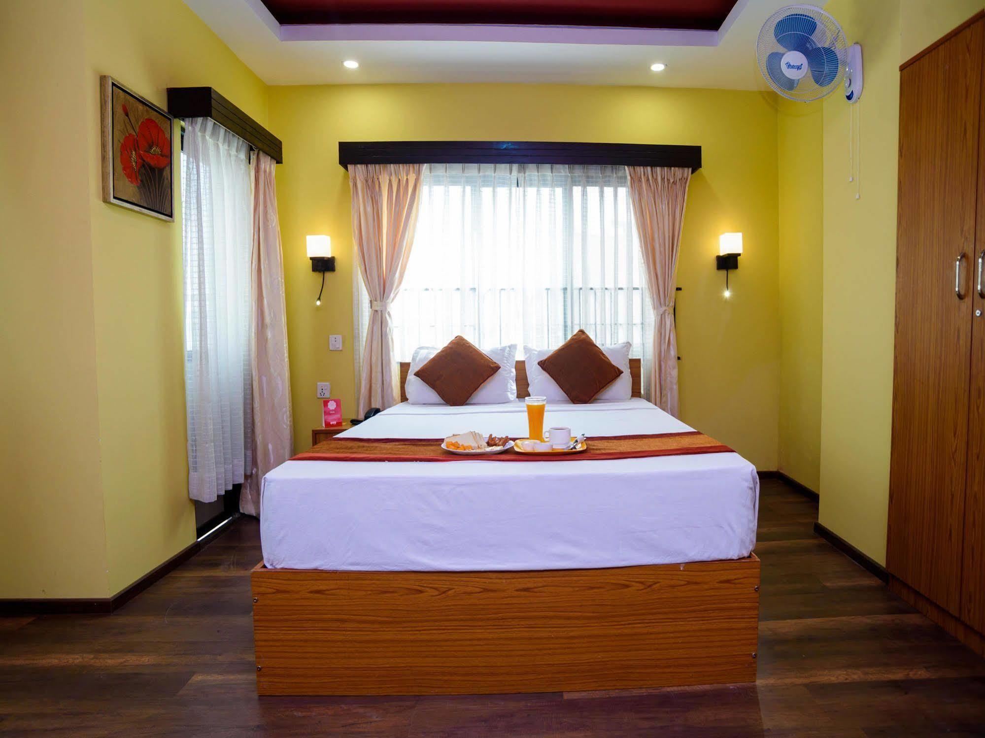 Oyo 105 Hotel Travel Inn Kathmandu Buitenkant foto