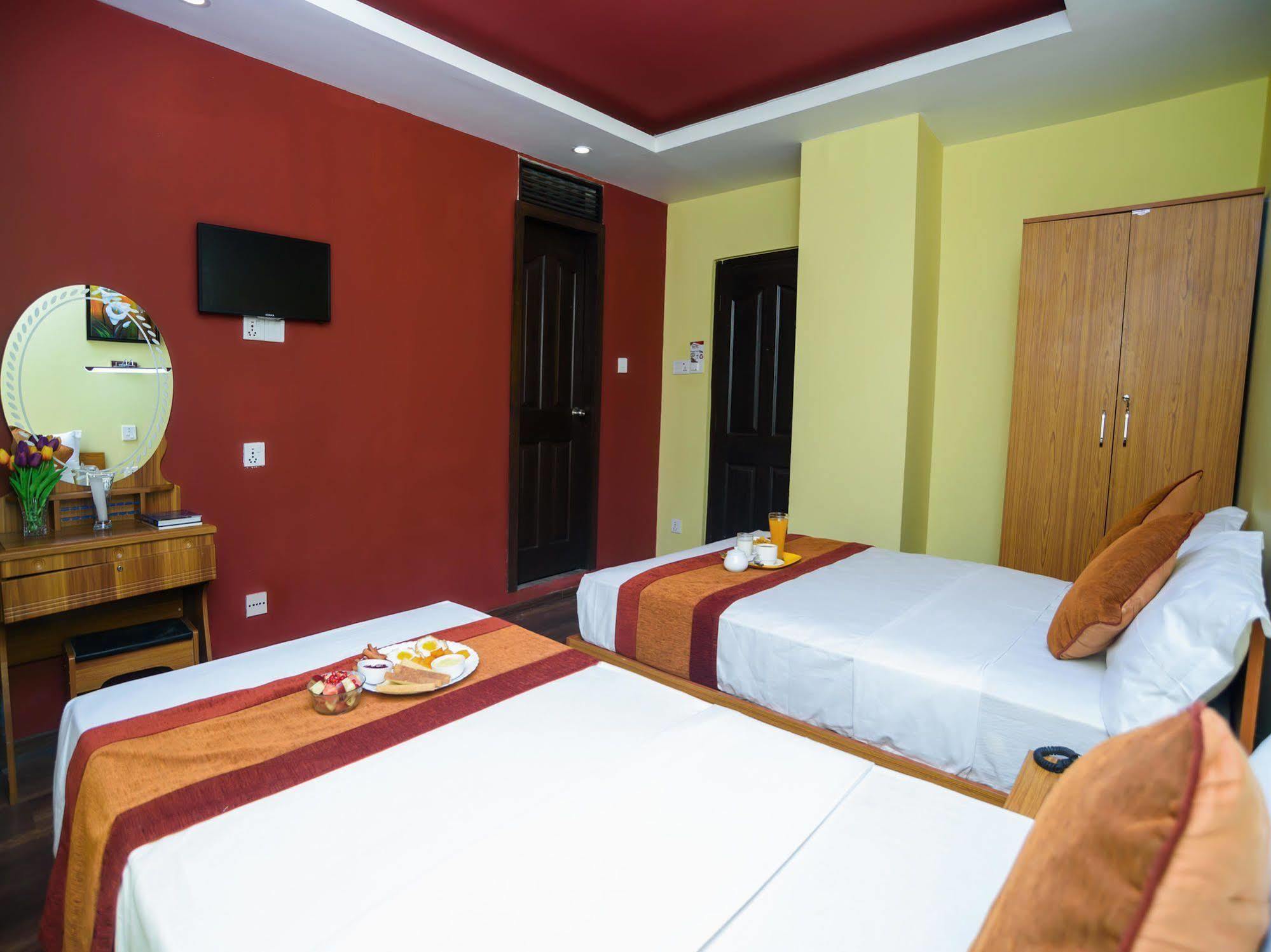 Oyo 105 Hotel Travel Inn Kathmandu Buitenkant foto