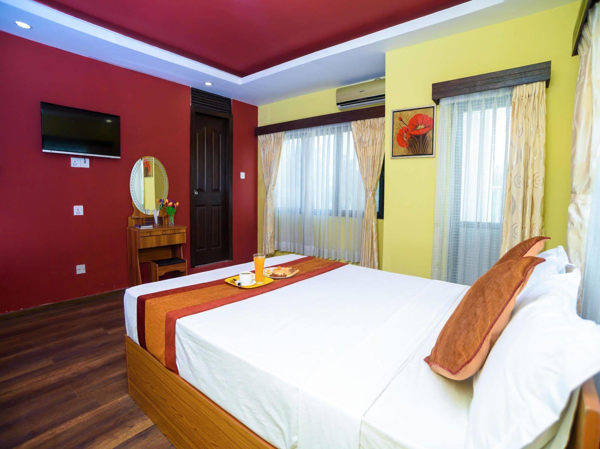 Oyo 105 Hotel Travel Inn Kathmandu Buitenkant foto