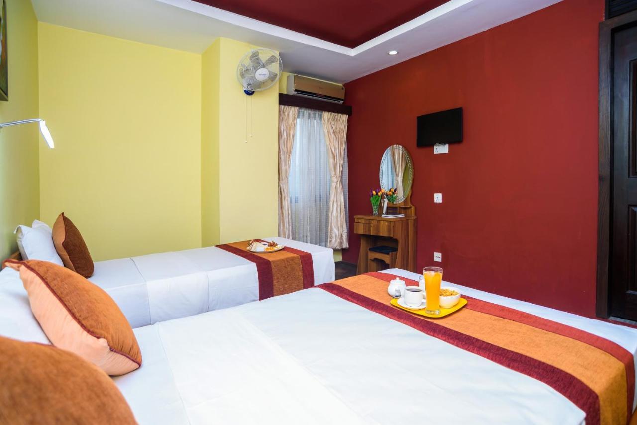 Oyo 105 Hotel Travel Inn Kathmandu Buitenkant foto